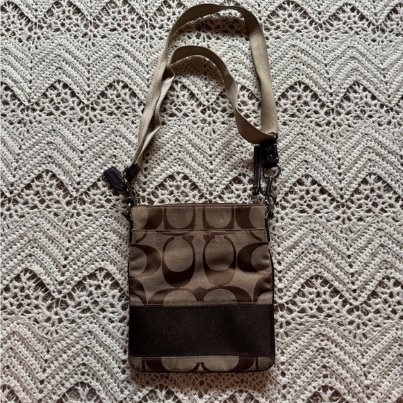 Authentic Coach Signature C Stripe Swingpack Crossbody Bag – Khaki/Brown - Picture 5 of 9